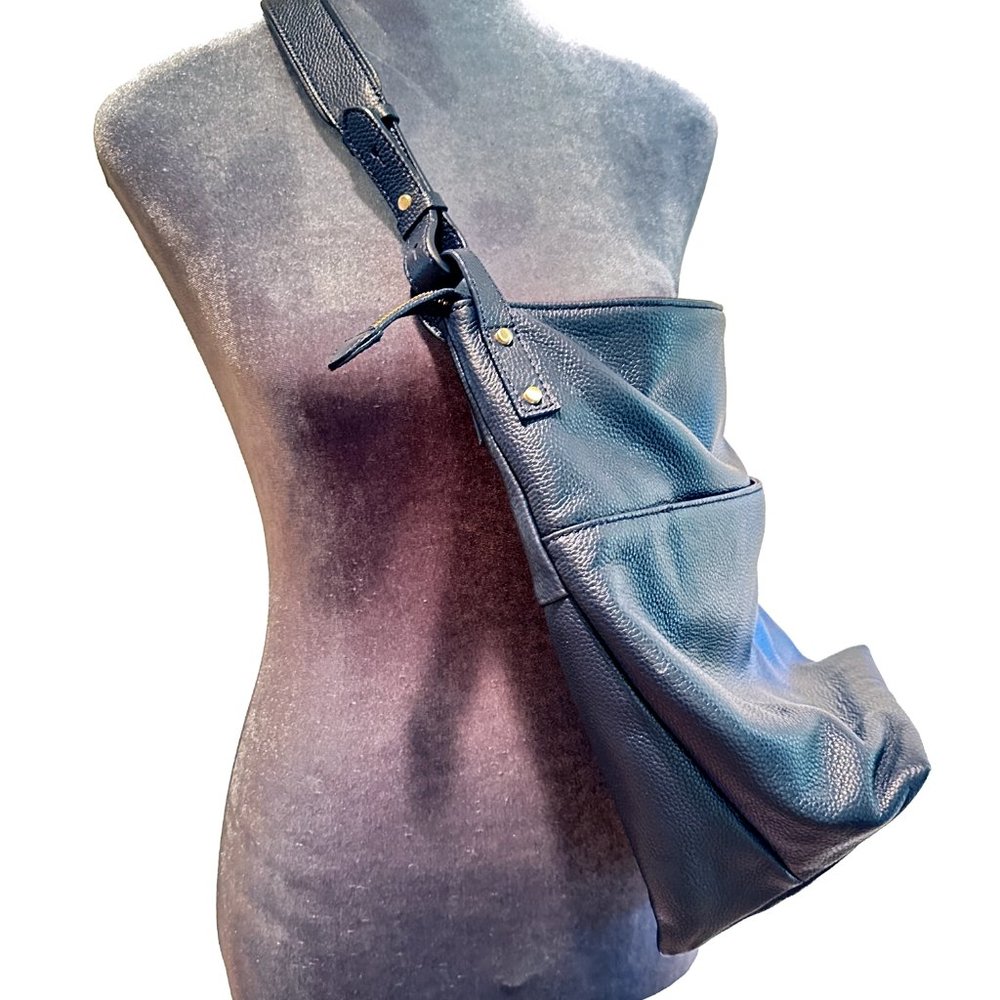 Radley London handbag. Dark blue. Eltham Palace HOBO. Like New